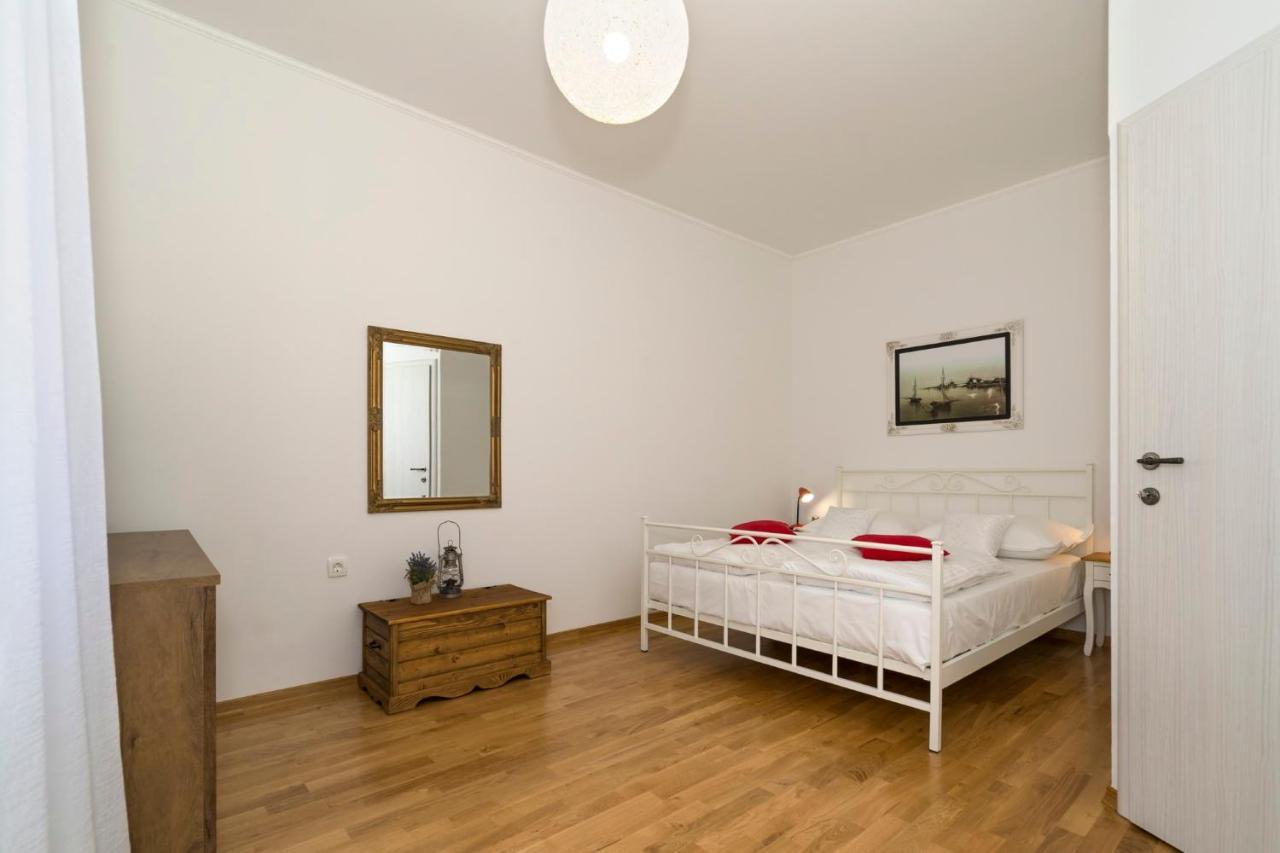 Apartment Dinka With Terrace Split Exterior photo